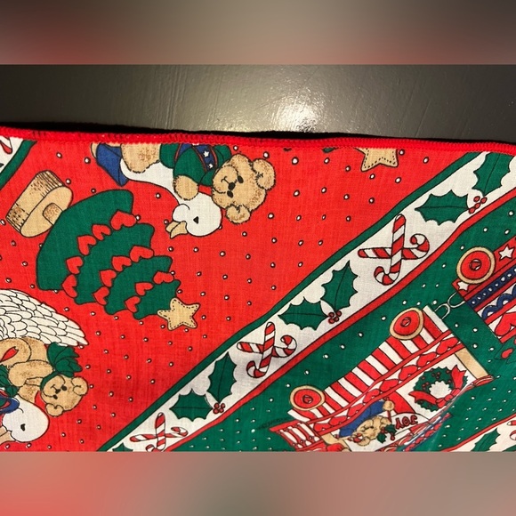 LUCY RIGG LUCY‎ & ME VINTAGE RED CHRISTMAS BEARS 82x57 TABLECLOTH EUC - Picture 5 of 5
